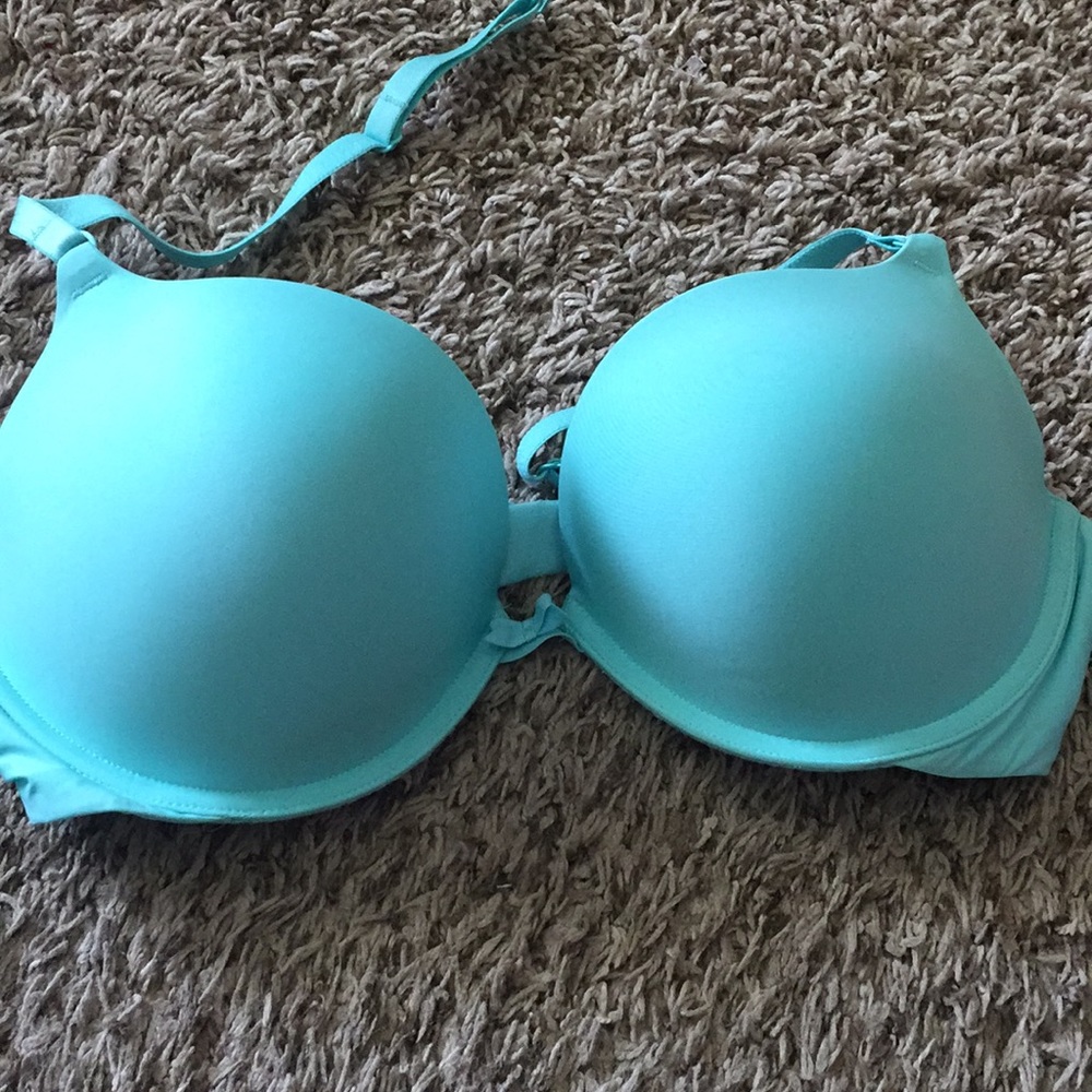 Victoria’s Secret push-up bra 36D